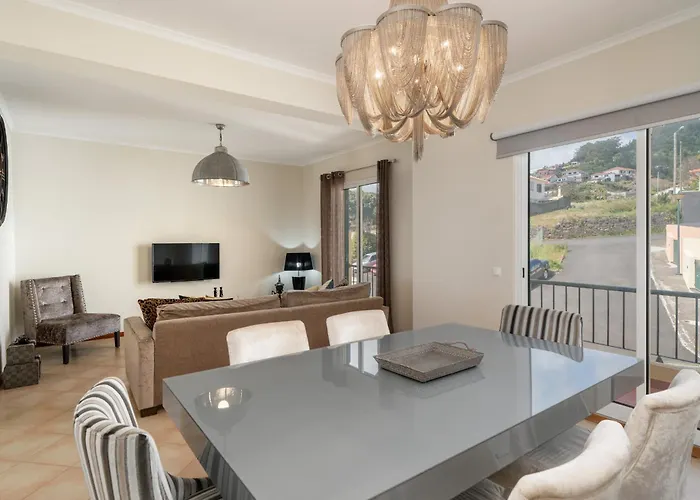 Strategic Sunset House By An Island 圣克鲁斯